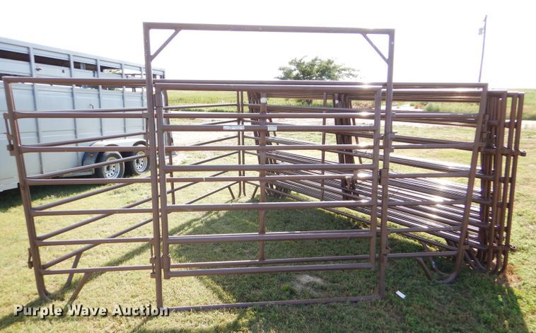 image for item FY9548 Approximately 18 Blattner livestock panels