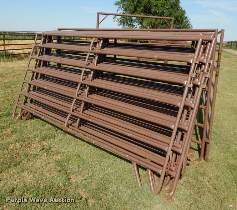 image for item FY9548 Approximately 18 Blattner livestock panels