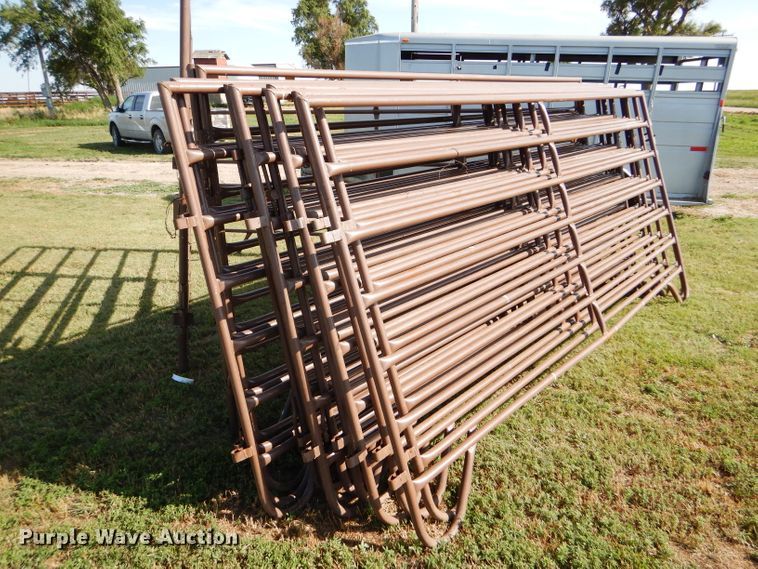 image for item FY9548 Approximately 18 Blattner livestock panels
