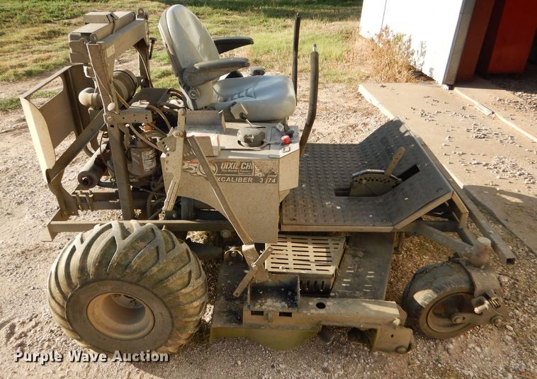 image for item FY9553 2012 Dixie Chopper Excalibur 33374 ZTR lawn mower