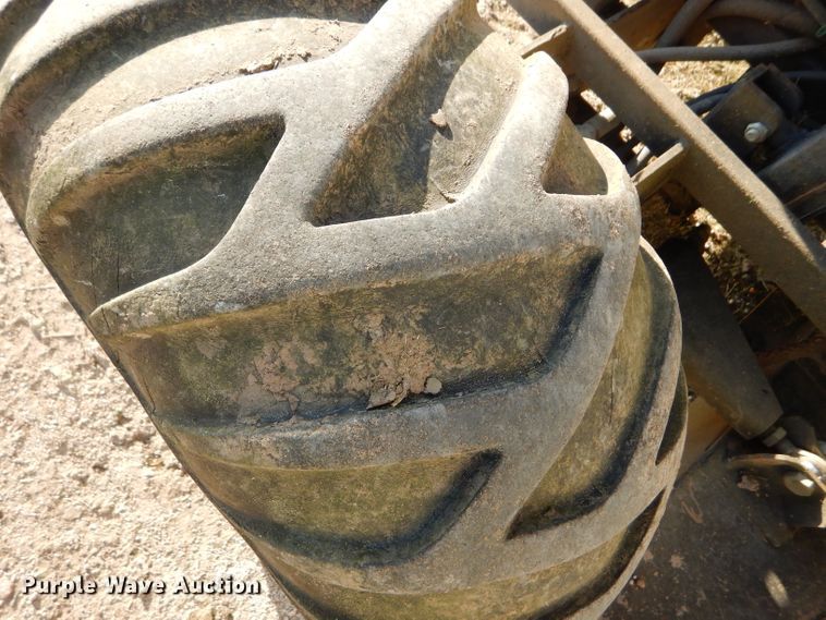 image for item FY9553 2012 Dixie Chopper Excalibur 33374 ZTR lawn mower