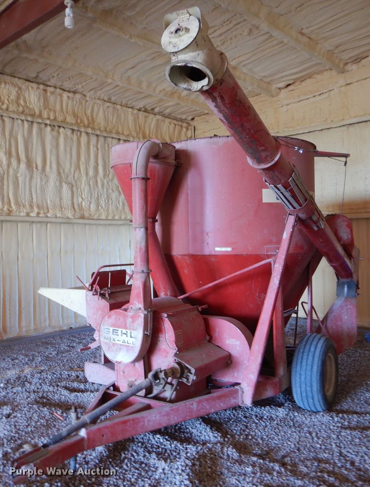 image for item FY9556 Gehl 115MX Mix-All feed mixer