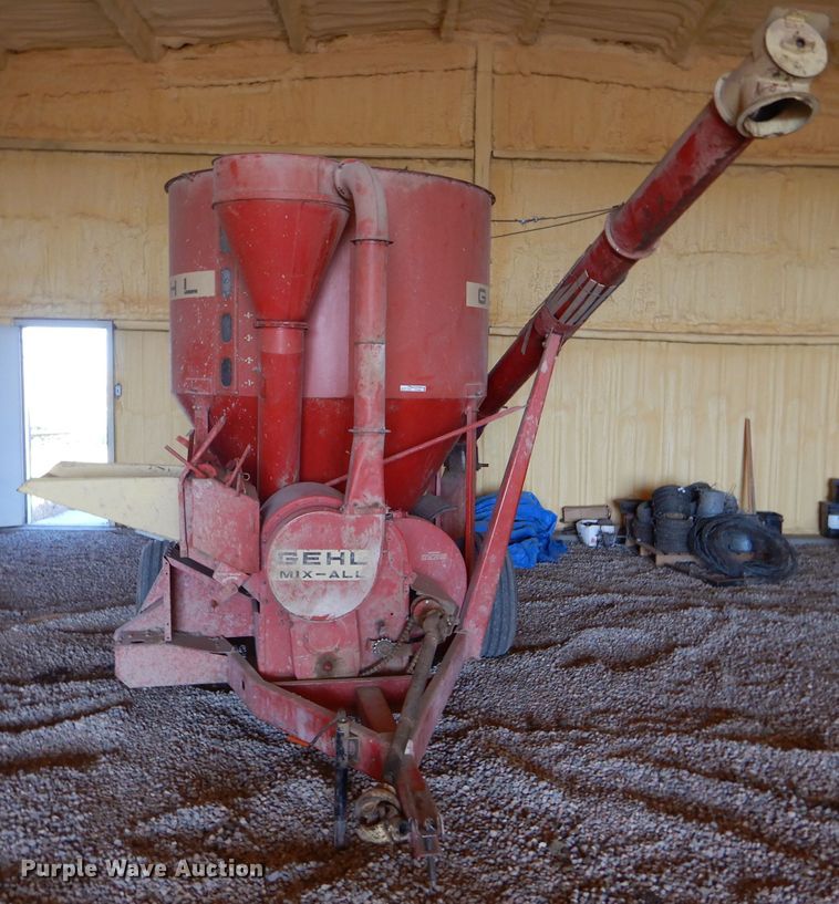image for item FY9556 Gehl 115MX Mix-All feed mixer