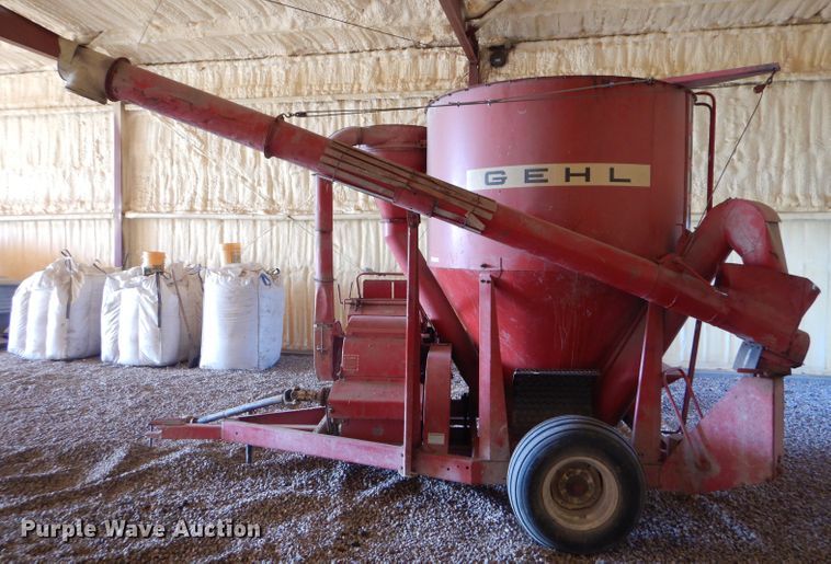 image for item FY9556 Gehl 115MX Mix-All feed mixer