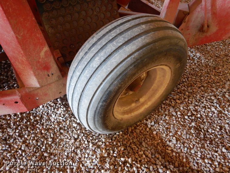 image for item FY9556 Gehl 115MX Mix-All feed mixer