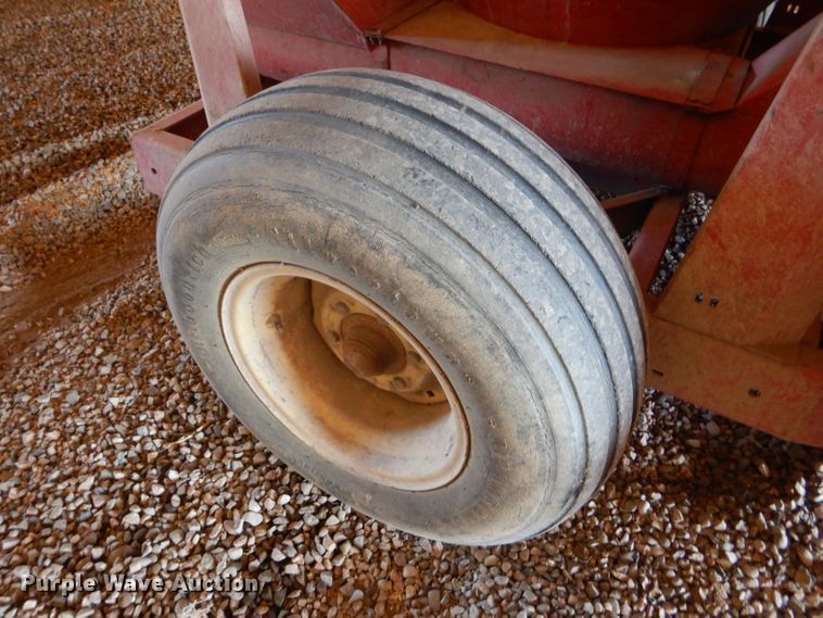 image for item FY9556 Gehl 115MX Mix-All feed mixer