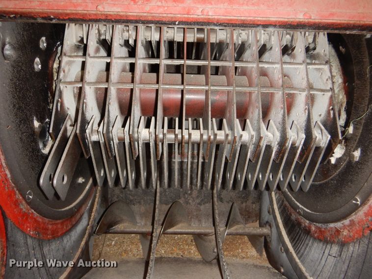 image for item FY9556 Gehl 115MX Mix-All feed mixer