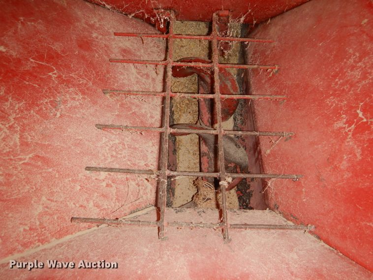 image for item FY9556 Gehl 115MX Mix-All feed mixer