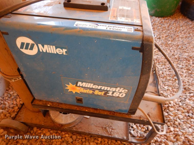 image for item FY9560 Miller Millermatic 180 Auto Set welder