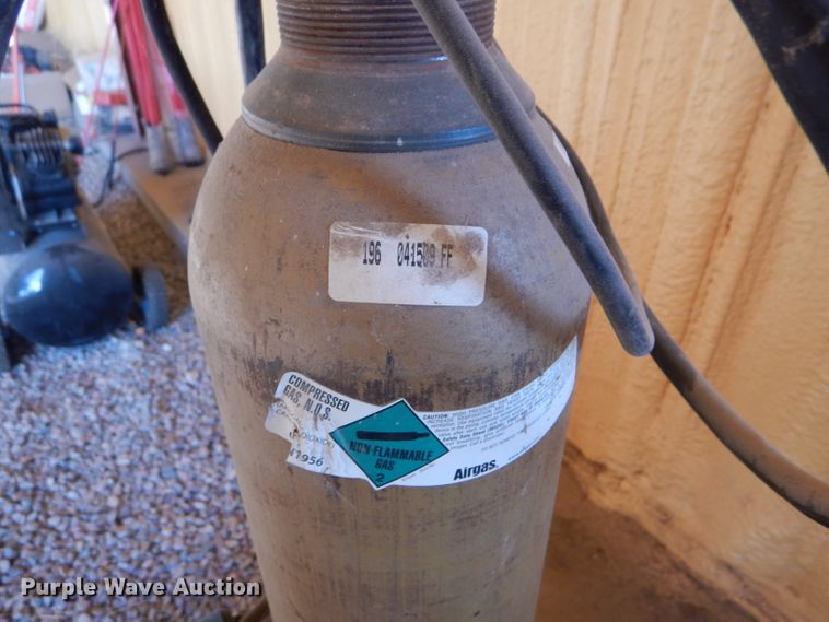 image for item FY9560 Miller Millermatic 180 Auto Set welder