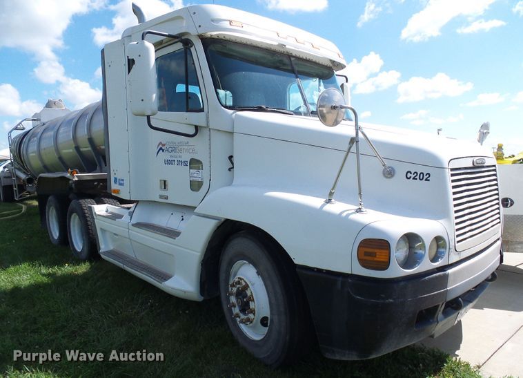 image for item DB2249 2000 Freightliner Century Class semi truck