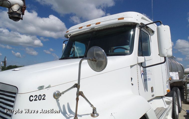 image for item DB2249 2000 Freightliner Century Class semi truck