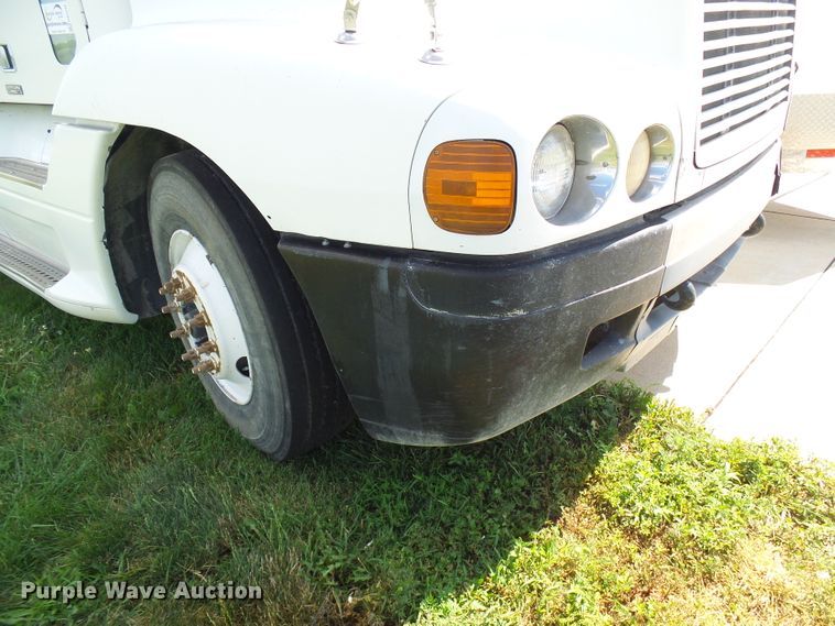 image for item DB2249 2000 Freightliner Century Class semi truck