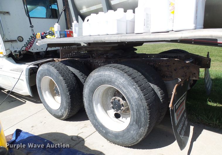 image for item DB2249 2000 Freightliner Century Class semi truck