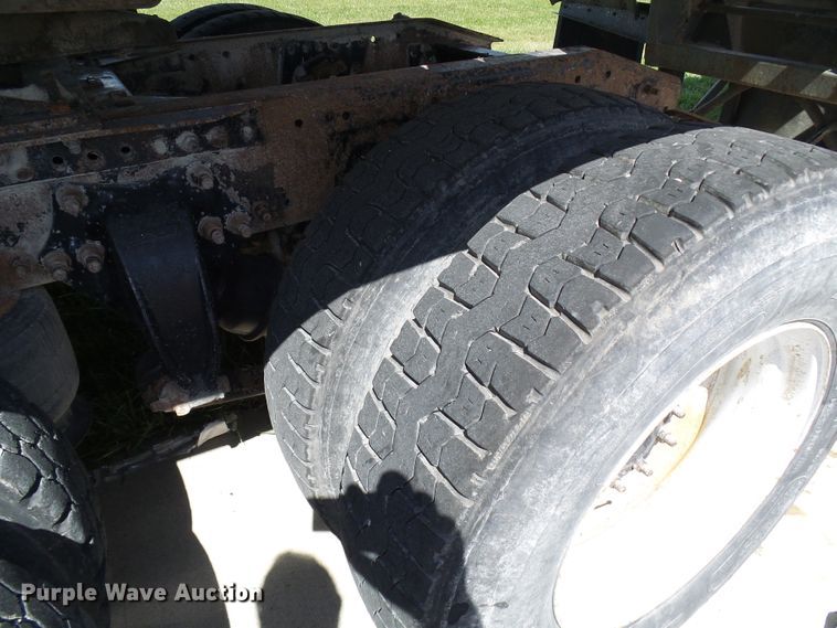 image for item DB2249 2000 Freightliner Century Class semi truck