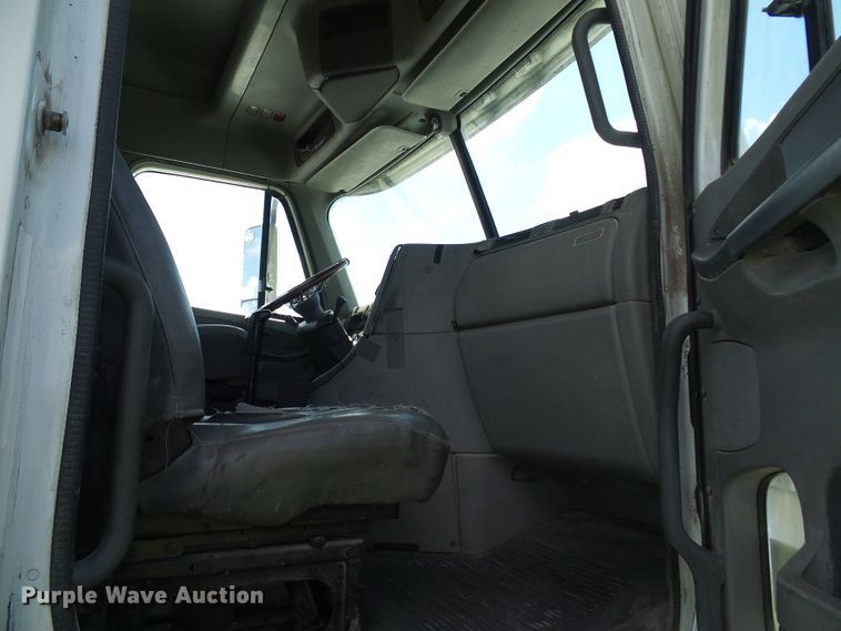 image for item DB2249 2000 Freightliner Century Class semi truck