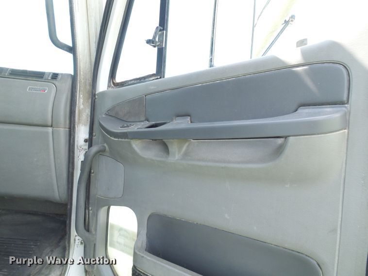 image for item DB2249 2000 Freightliner Century Class semi truck