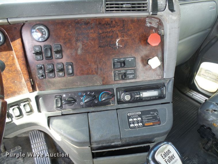 image for item DB2249 2000 Freightliner Century Class semi truck