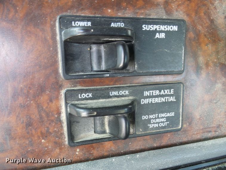 image for item DB2249 2000 Freightliner Century Class semi truck