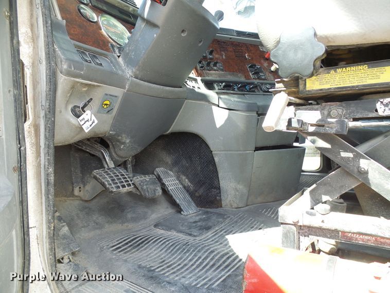 image for item DB2249 2000 Freightliner Century Class semi truck