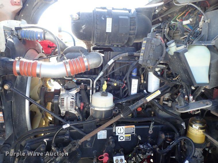 image for item DE5470 2012 Kenworth T660 semi truck