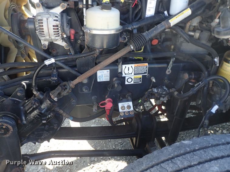 image for item DE5470 2012 Kenworth T660 semi truck