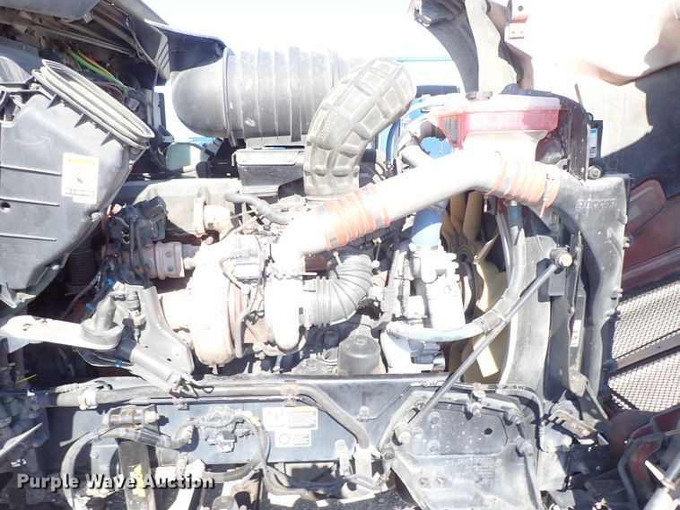 image for item DE5470 2012 Kenworth T660 semi truck