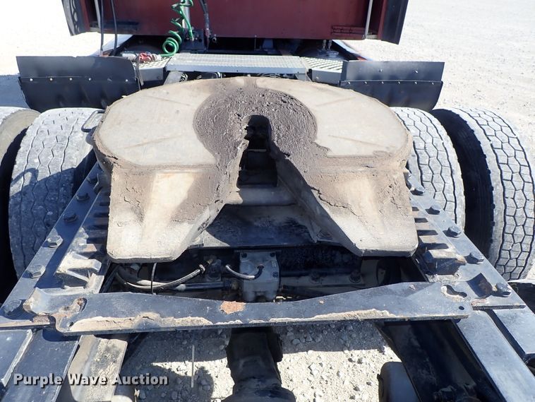 image for item DE5470 2012 Kenworth T660 semi truck