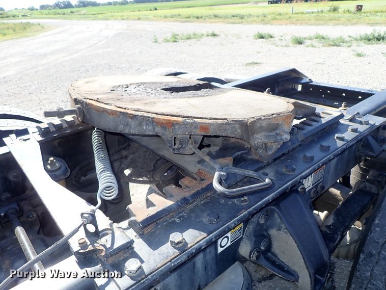 image for item DE5470 2012 Kenworth T660 semi truck