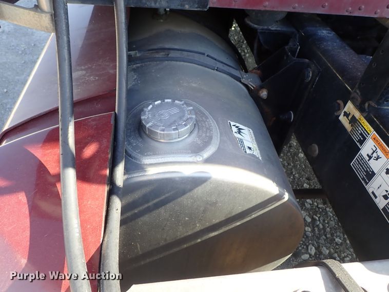 image for item DE5470 2012 Kenworth T660 semi truck