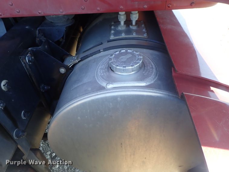 image for item DE5470 2012 Kenworth T660 semi truck