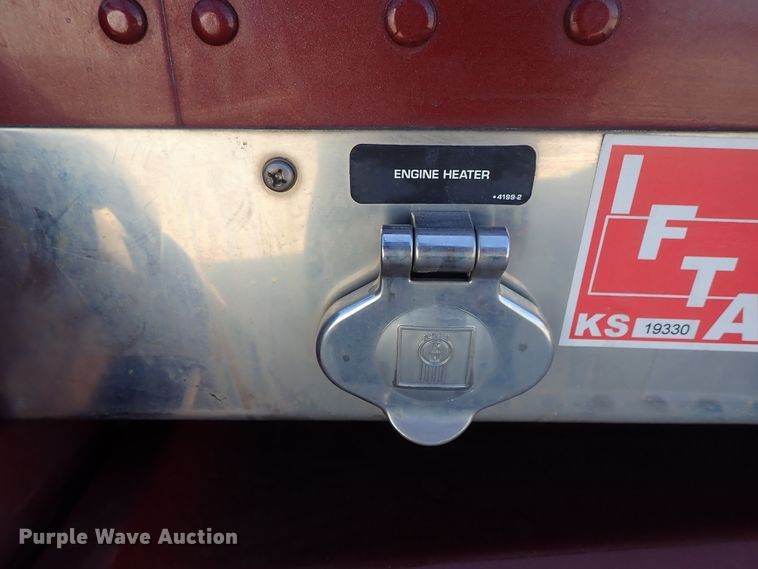 image for item DE5470 2012 Kenworth T660 semi truck