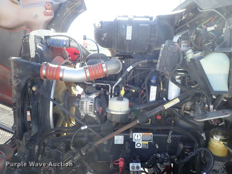 image for item DE5470 2012 Kenworth T660 semi truck