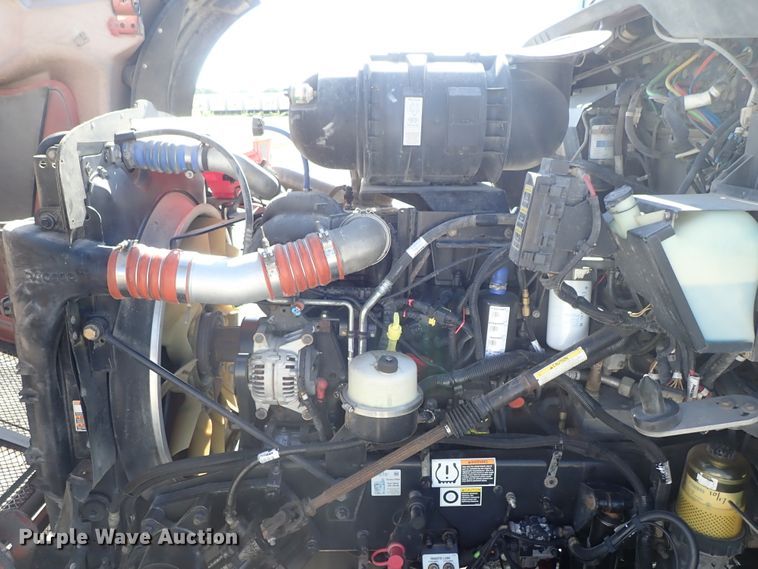 image for item DE5470 2012 Kenworth T660 semi truck