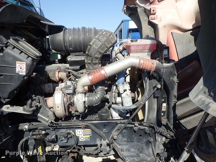 image for item DE5470 2012 Kenworth T660 semi truck