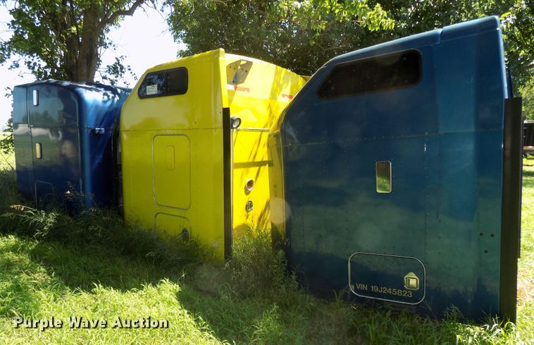 image for item DE7745 Truck Parts