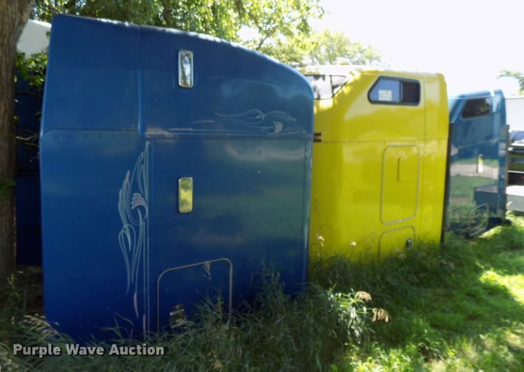 image for item DE7745 Truck Parts