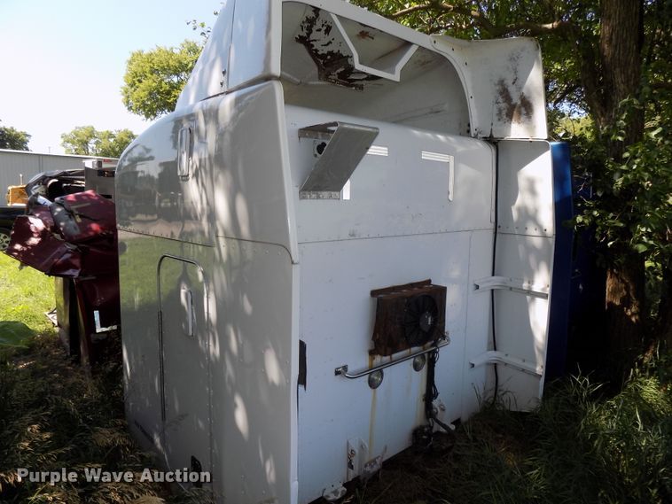 image for item DE7745 Truck Parts