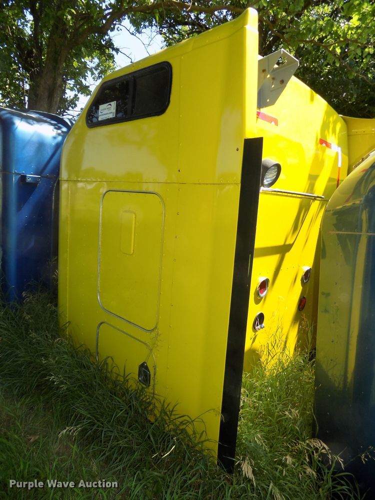 image for item DE7745 Truck Parts