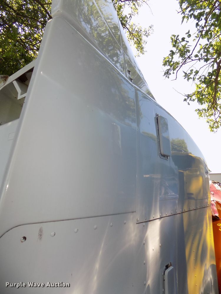 image for item DE7745 Truck Parts