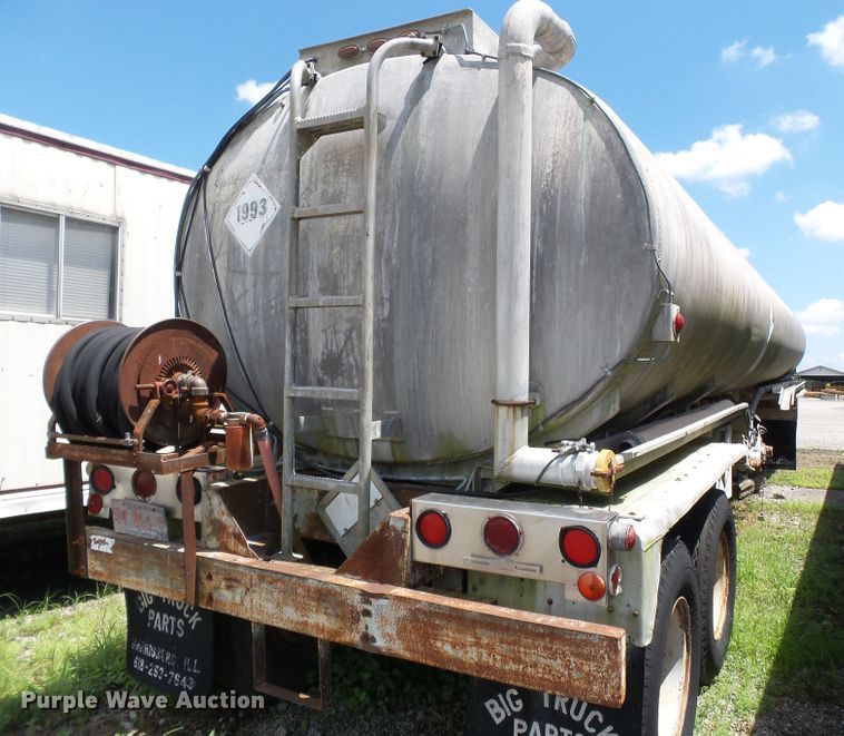 image for item DE7896 1973 Pennco 5454-H32 tank trailer