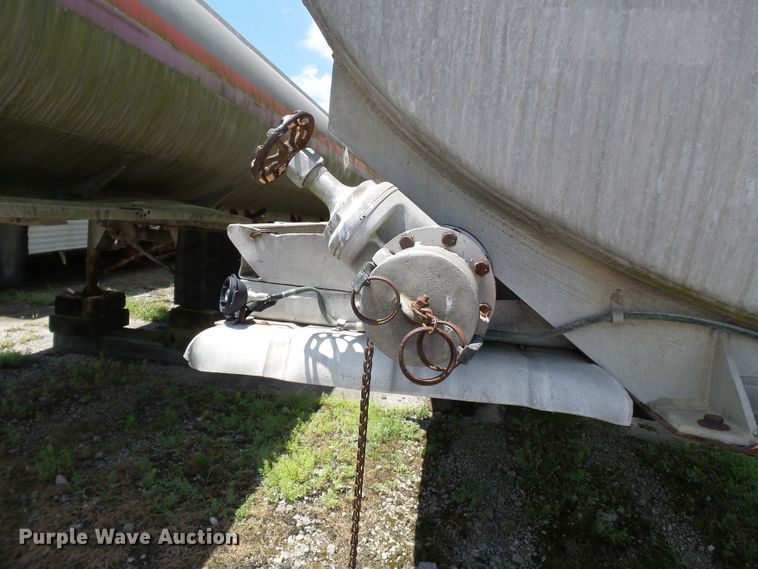 image for item DE7896 1973 Pennco 5454-H32 tank trailer