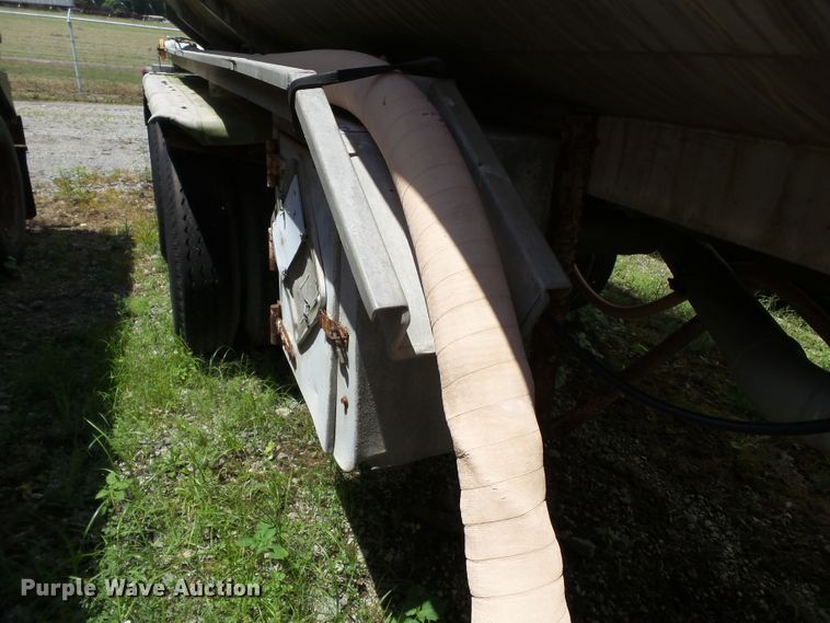 image for item DE7896 1973 Pennco 5454-H32 tank trailer