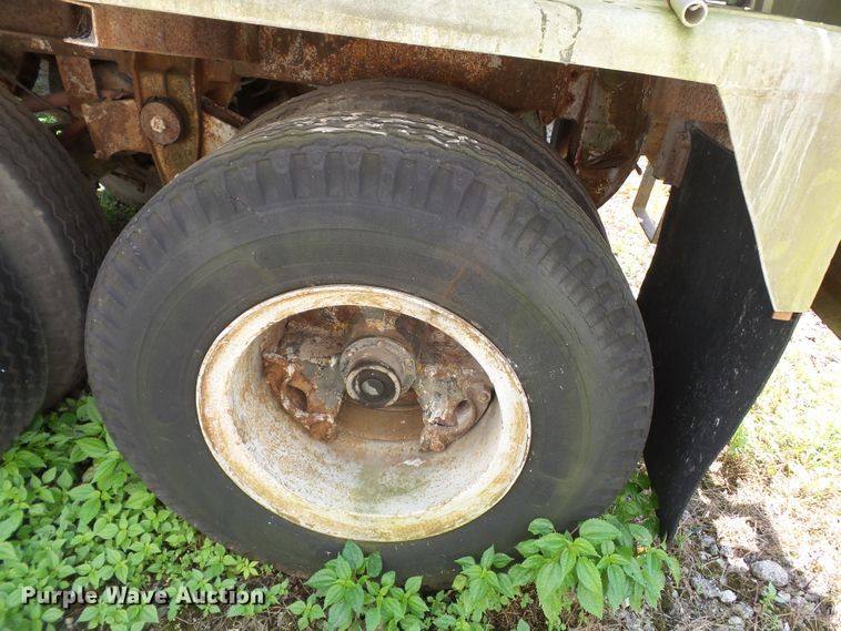 image for item DE7896 1973 Pennco 5454-H32 tank trailer