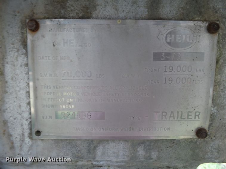 image for item DE7897 1973 Heil tank trailer