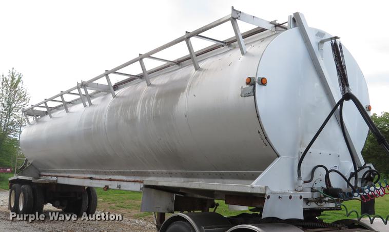 image for item DE8045 1997 Warren AT-36-SER9 feed delivery trailer