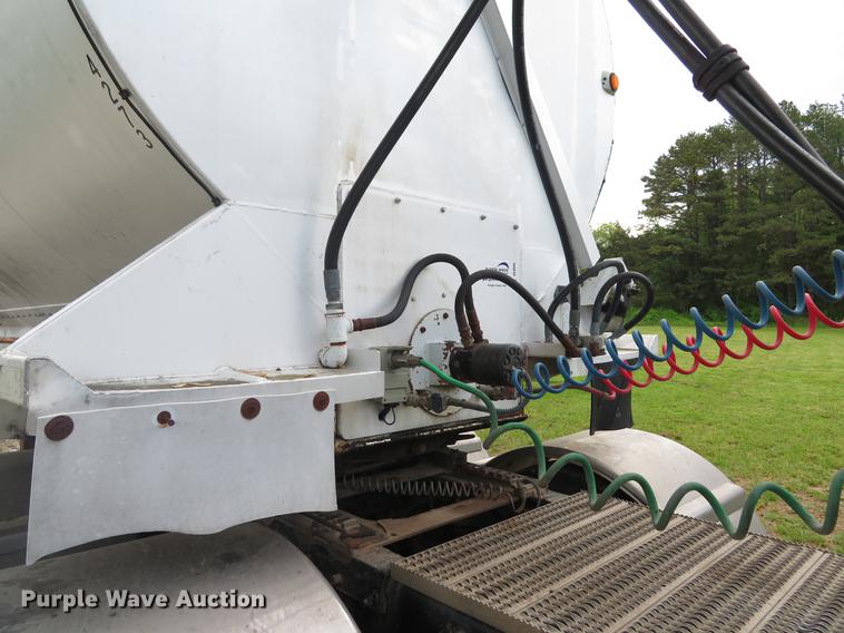 image for item DE8045 1997 Warren AT-36-SER9 feed delivery trailer