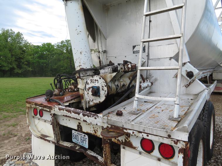 image for item DE8045 1997 Warren AT-36-SER9 feed delivery trailer