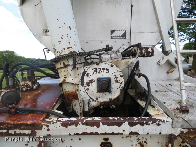 image for item DE8045 1997 Warren AT-36-SER9 feed delivery trailer