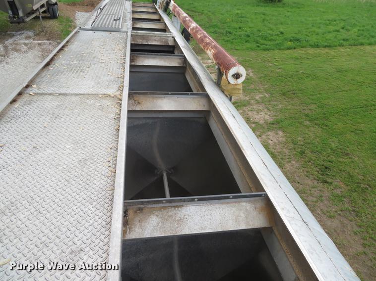 image for item DE8045 1997 Warren AT-36-SER9 feed delivery trailer